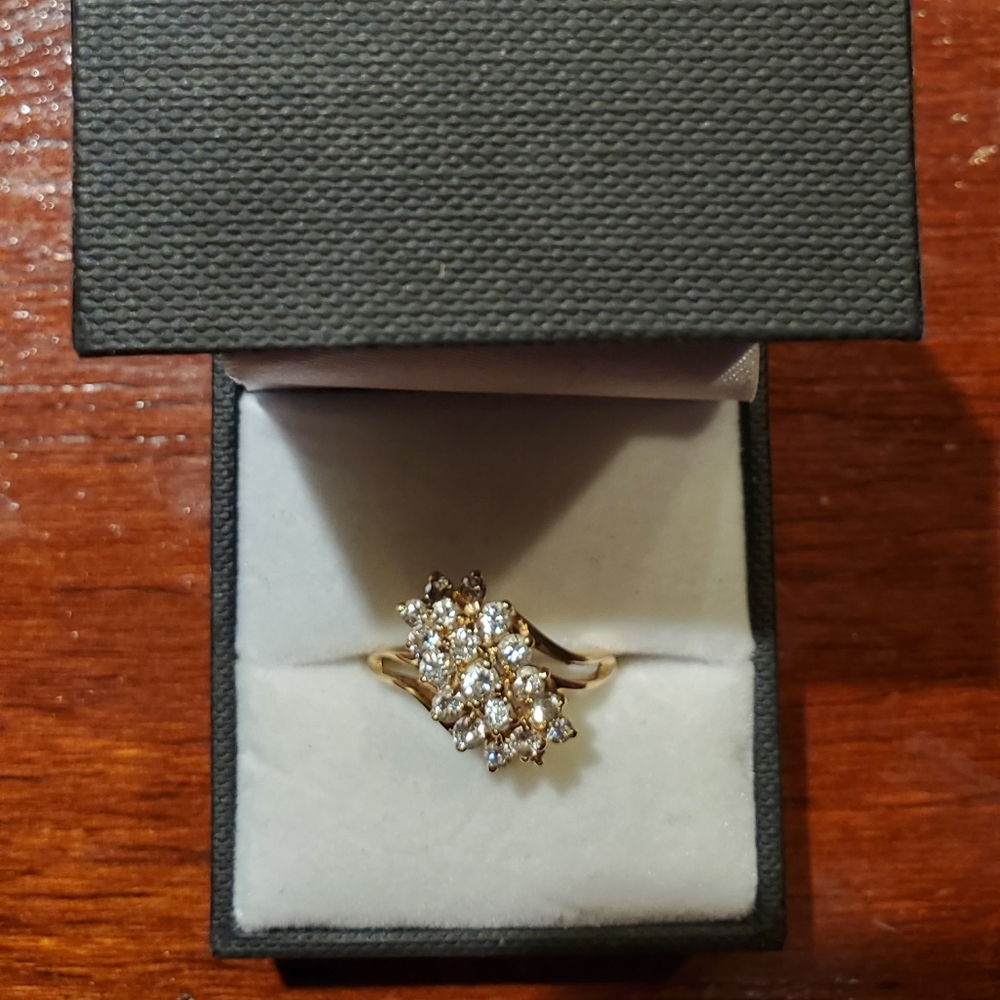 14k yellow gold 1.25 karat diamond cluster ring